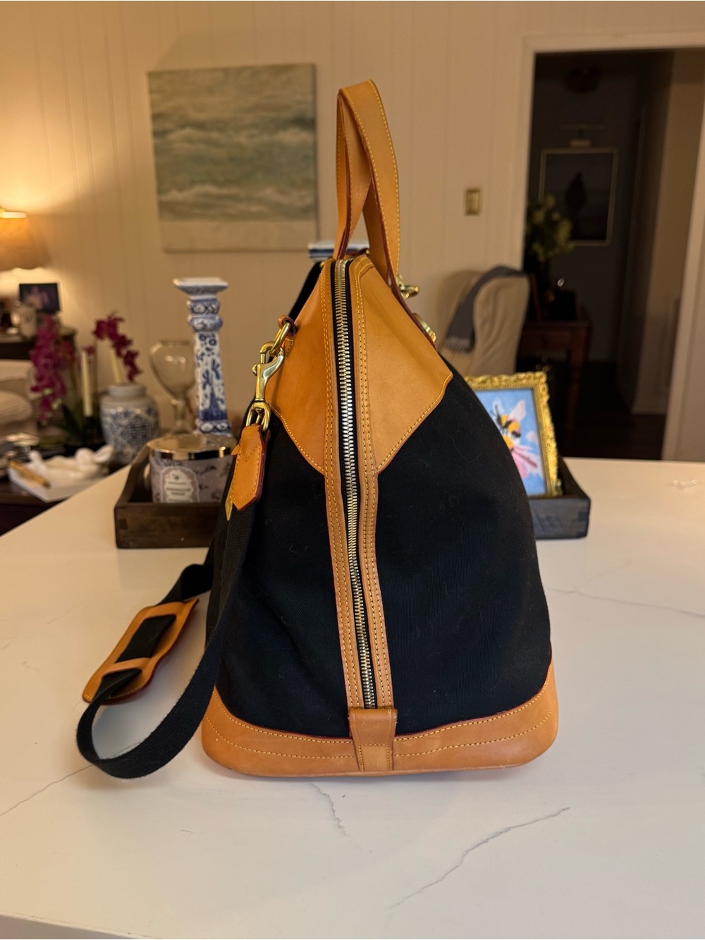 🖤💛 VINTAGE DOONEY AND BOURKE CABRIOLET WEEKENDER! - Picture 7 of 16